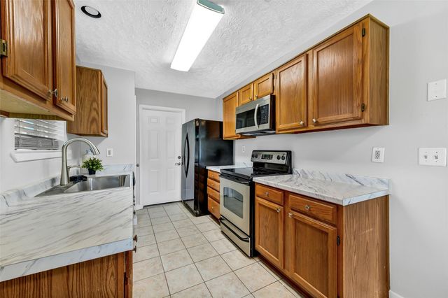 2701 Knoxville Drive, League City, TX 77573