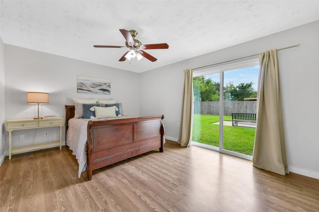 2701 Knoxville Drive, League City, TX 77573