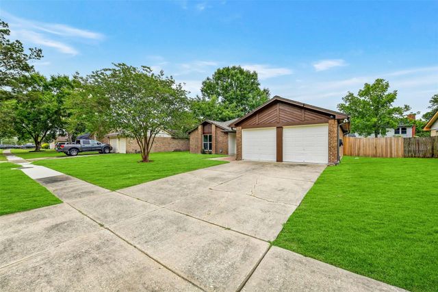 2701 Knoxville Drive, League City, TX 77573