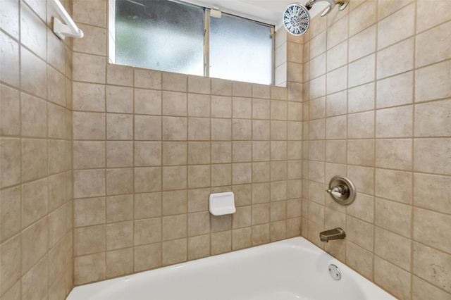 2701 Knoxville Drive, League City, TX 77573