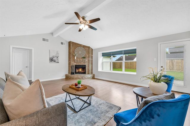 2701 Knoxville Drive, League City, TX 77573