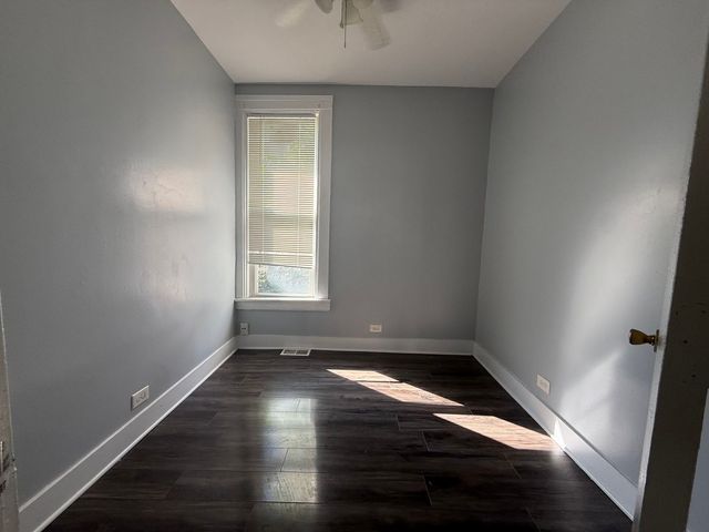 7931 S Muskegon Avenue, Chicago, IL 60617