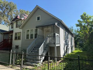 7931 S Muskegon Avenue, Chicago, IL 60617