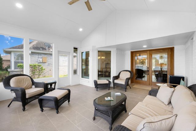 2919 N Peach Hollow Circle, Pearland, TX 77584