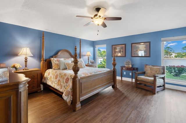 2919 N Peach Hollow Circle, Pearland, TX 77584