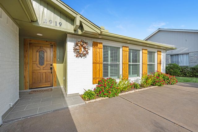 2919 N Peach Hollow Circle, Pearland, TX 77584