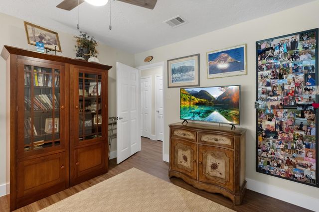 2919 N Peach Hollow Circle, Pearland, TX 77584