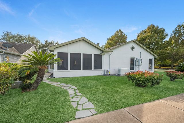 2919 N Peach Hollow Circle, Pearland, TX 77584