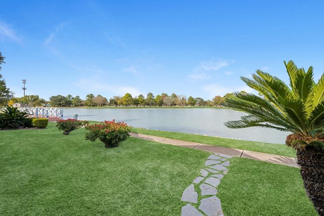 2919 N Peach Hollow Circle, Pearland, TX 77584