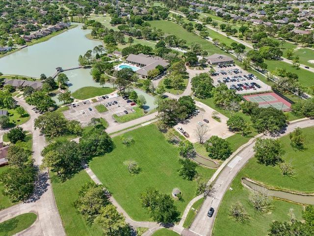 2919 N Peach Hollow Circle, Pearland, TX 77584