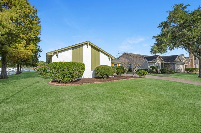 2919 N Peach Hollow Circle, Pearland, TX 77584