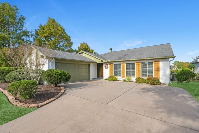 2919 N Peach Hollow Circle, Pearland, TX 77584