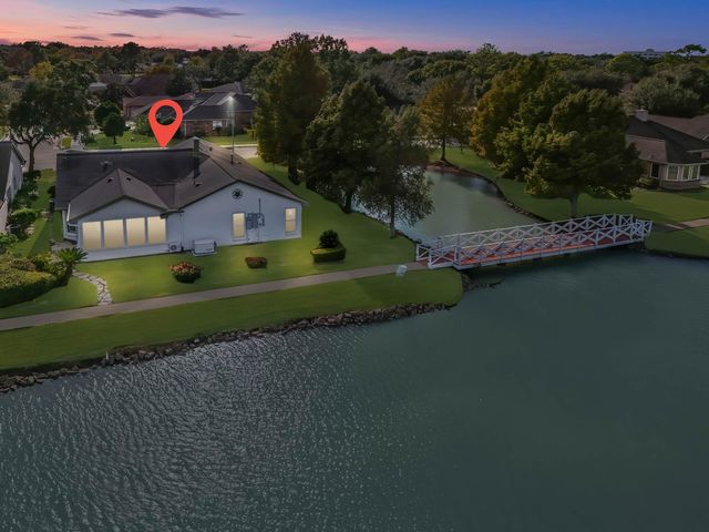 2919 N Peach Hollow Circle, Pearland, TX 77584