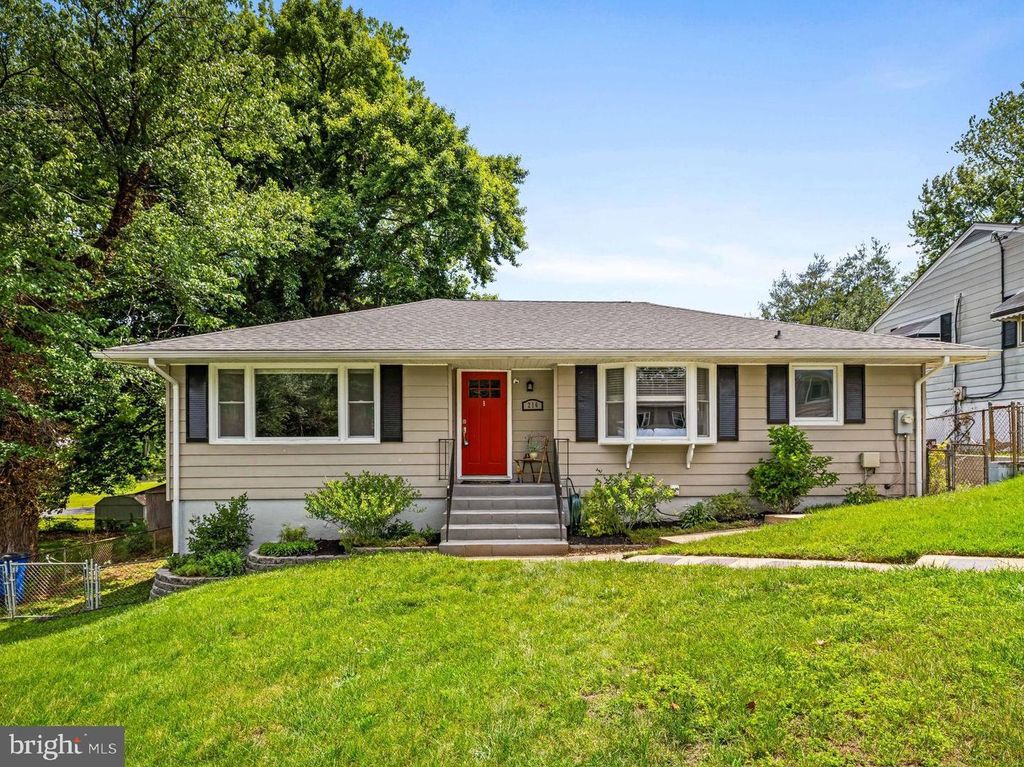 Image 1 of property listing at 216 PARKER AVE, Annapolis, MD 21401