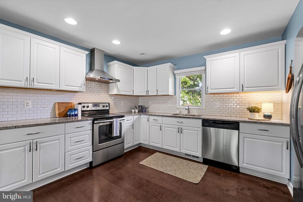Image 9 of property listing at 216 PARKER AVE, Annapolis, MD 21401