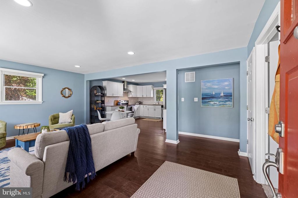 Image 3 of property listing at 216 PARKER AVE, Annapolis, MD 21401