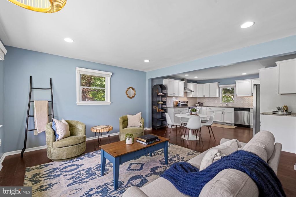 Image 5 of property listing at 216 PARKER AVE, Annapolis, MD 21401