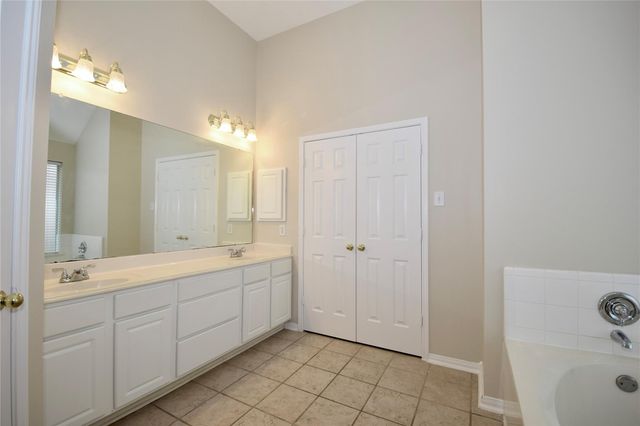 2231 Oak Sand Drive, Katy, TX 77450