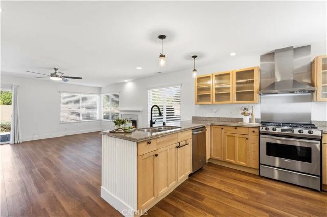 26277 Rainbow Glen Dr, Newhall, CA 91321