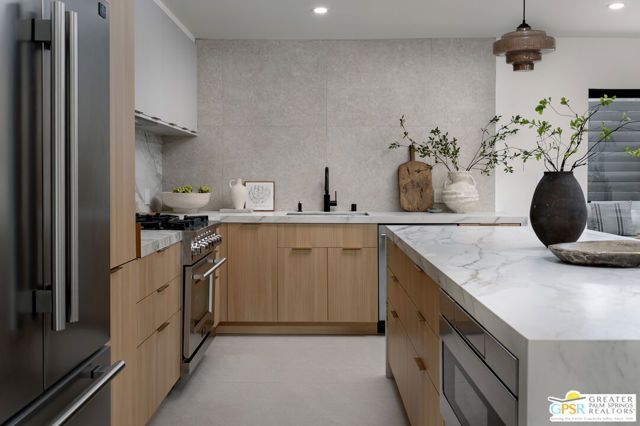 2525 E Morongo Trail, Palm Springs, CA 92264