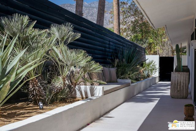 2525 E Morongo Trail, Palm Springs, CA 92264