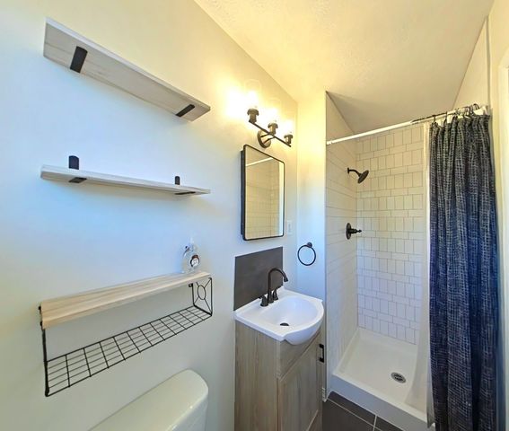 801 Sunset Drive, Espanola, NM 87532