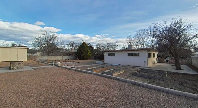 801 Sunset Drive, Espanola, NM 87532