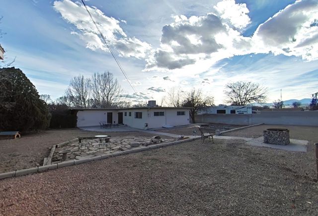 801 Sunset Drive, Espanola, NM 87532