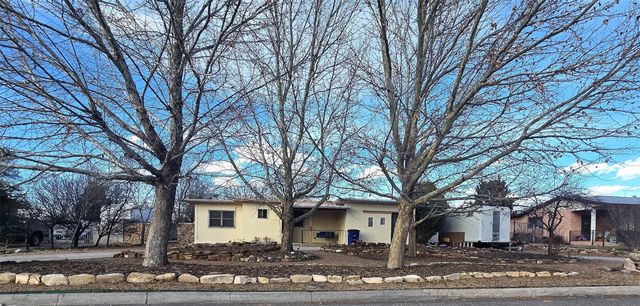 801 Sunset Drive, Espanola, NM 87532