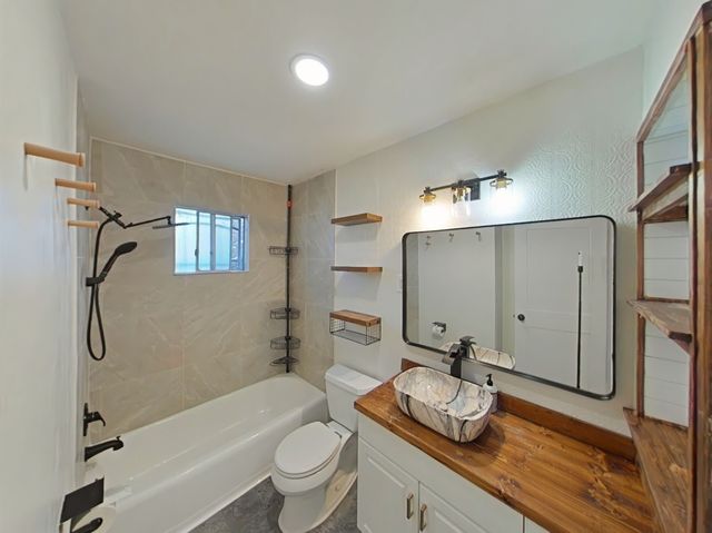 801 Sunset Drive, Espanola, NM 87532