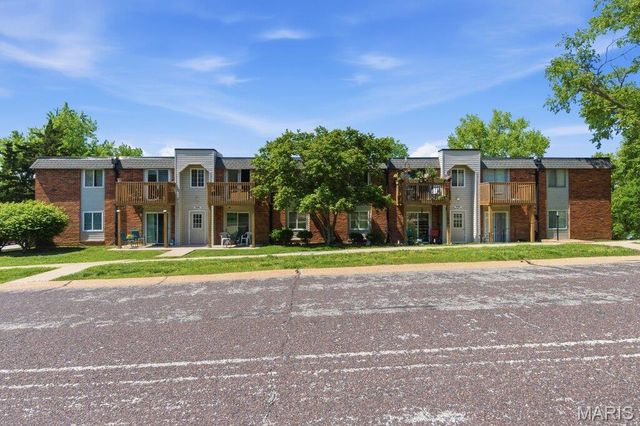 2741 Westphalia Court F, St Louis, MO 63129