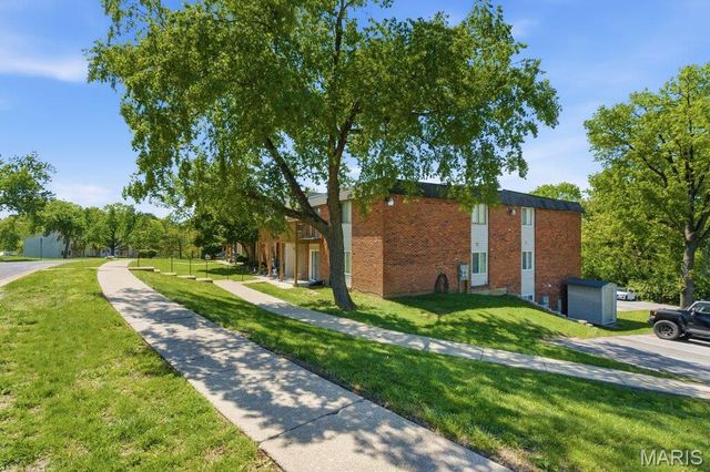 2741 Westphalia Court F, St Louis, MO 63129