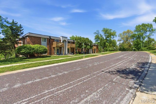 2741 Westphalia Court F, St Louis, MO 63129