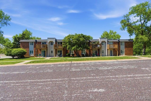 2741 Westphalia Court F, St Louis, MO 63129