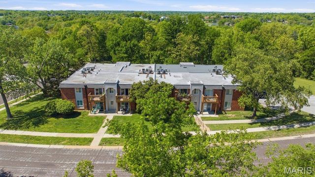 2741 Westphalia Court F, St Louis, MO 63129