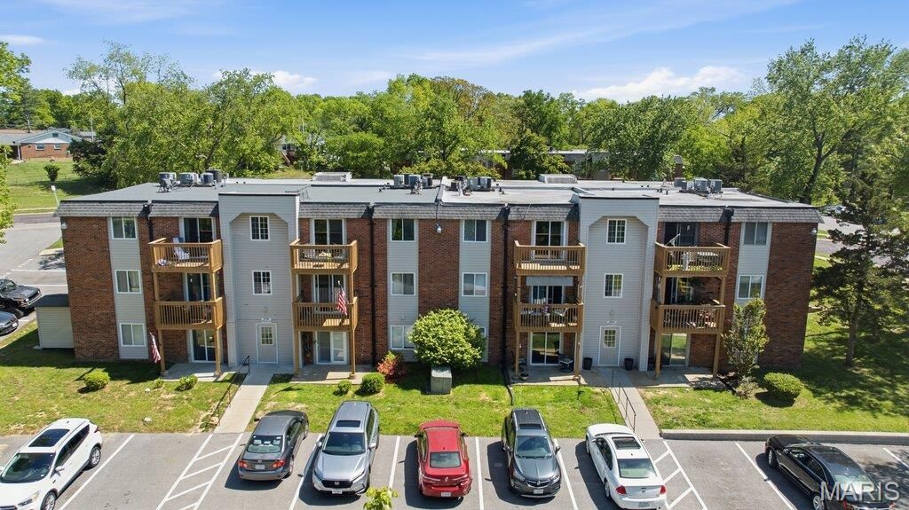 Image 1 of property listing at 2741 Westphalia Court F, St Louis, MO 63129