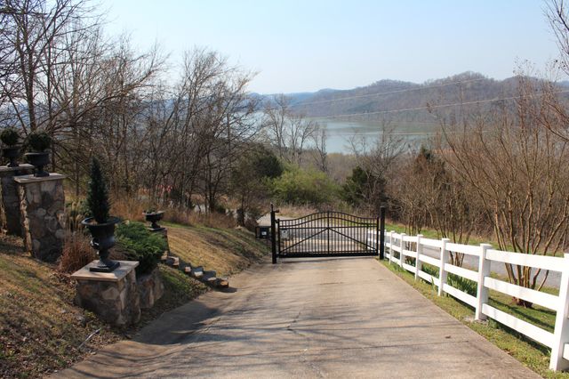 146 Aerie Ln, Granville, TN 38564