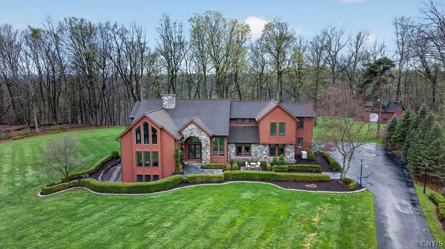 7979 Oak Brook Circle, Victor, NY 14534