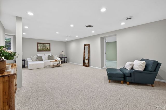 7979 Oak Brook Circle, Victor, NY 14534