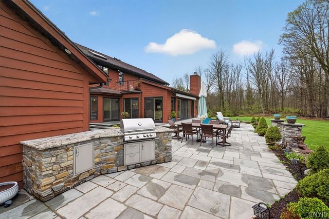 7979 Oak Brook Circle, Victor, NY 14534