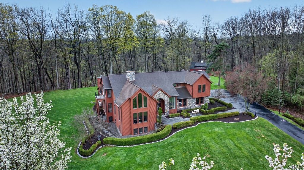 7979 Oak Brook Circle, Victor, NY 14534