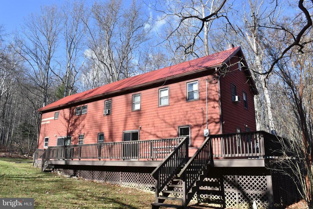 1417 MOUNTAINSIDE, Berkeley Springs, WV 25411