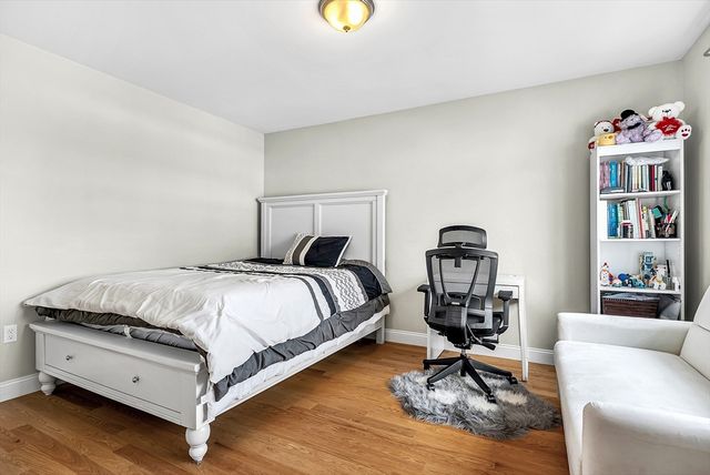 3 Lowell St 1, Waltham, MA 02453