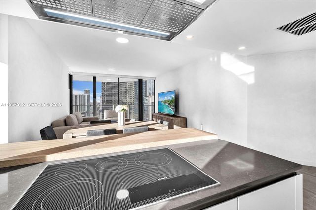 1000 Brickell Plz 3112, Miami, FL 33131