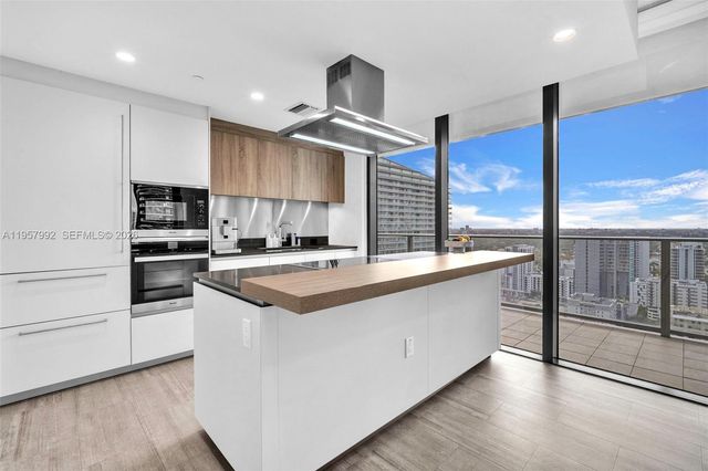 1000 Brickell Plz 3112, Miami, FL 33131