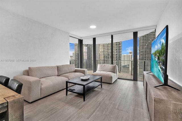 1000 Brickell Plz 3112, Miami, FL 33131