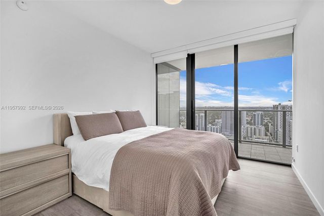 1000 Brickell Plz 3112, Miami, FL 33131