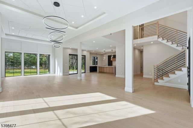 121 Engle St, Cresskill Boro, NJ 07626