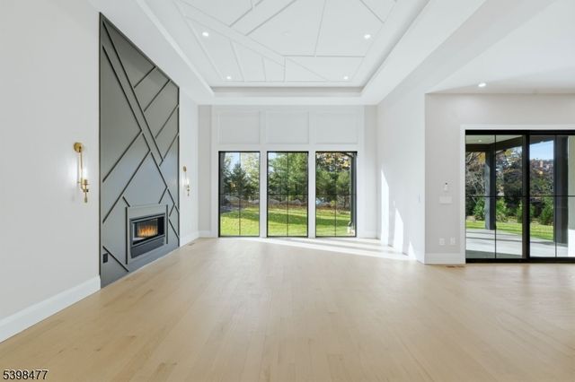 121 Engle St, Cresskill Boro, NJ 07626