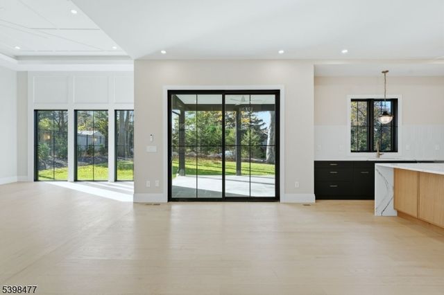 121 Engle St, Cresskill Boro, NJ 07626